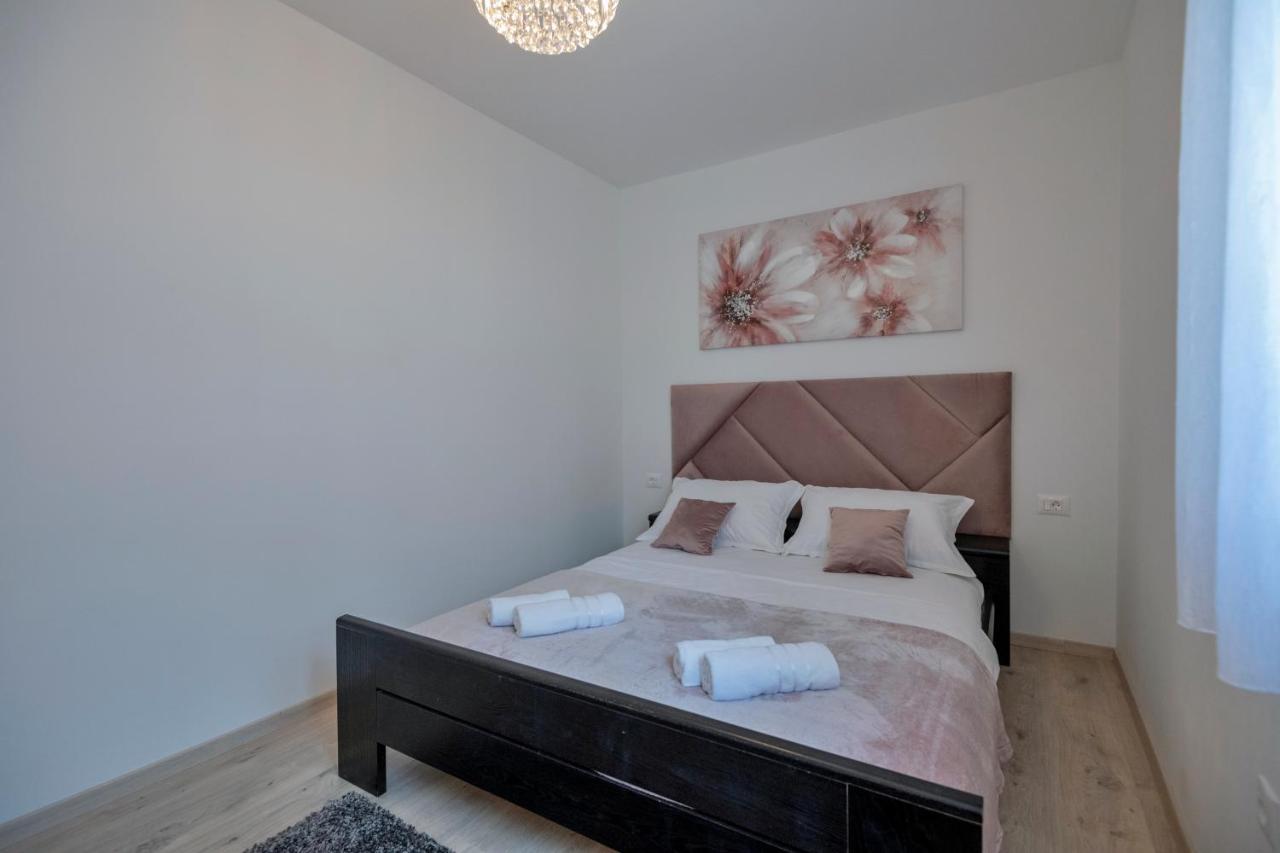 Luxury Apartment Makarska 2Min From Beach Екстер'єр фото