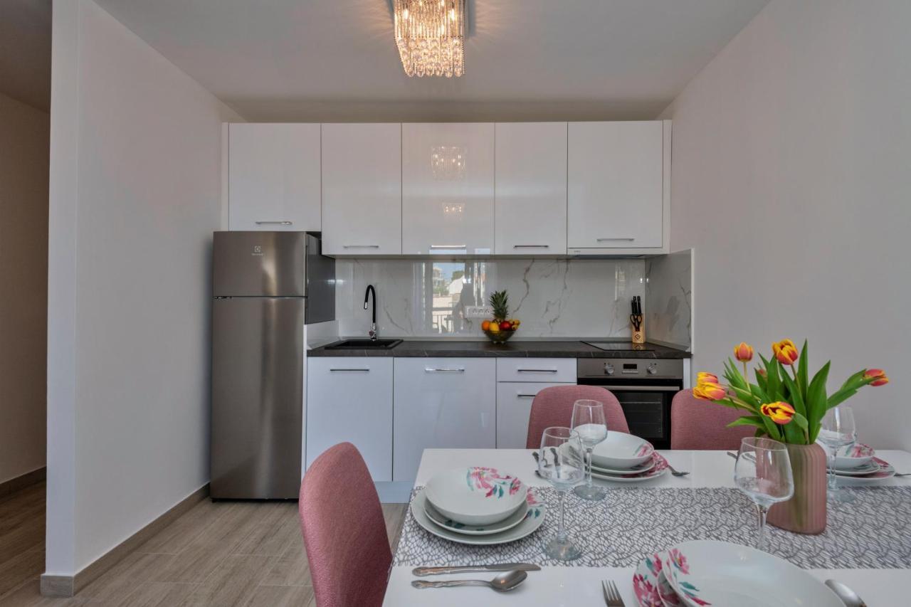 Luxury Apartment Makarska 2Min From Beach Екстер'єр фото